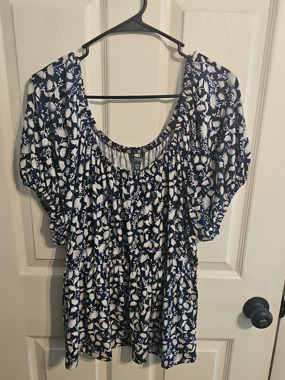 Terra & Sky Navy and White Floral Puff-Sleeve Peasant Top